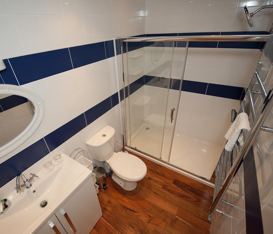 Mackays Hotel Oban Room photo