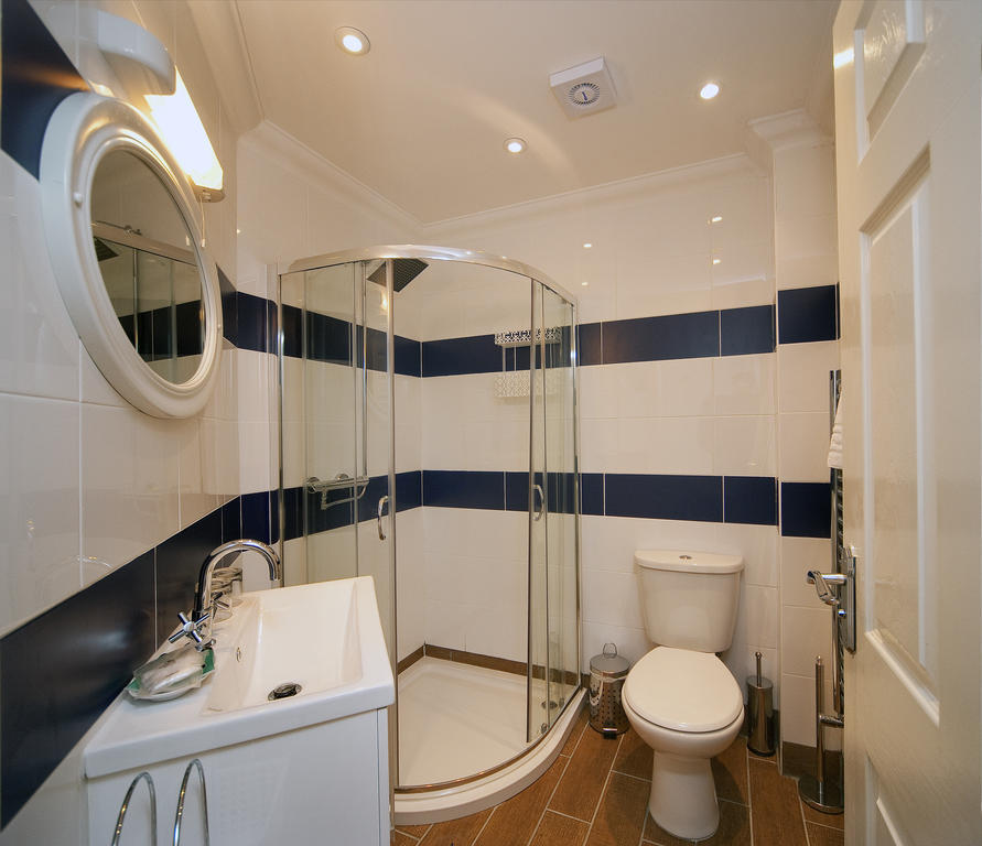 Mackays Hotel Oban Room photo